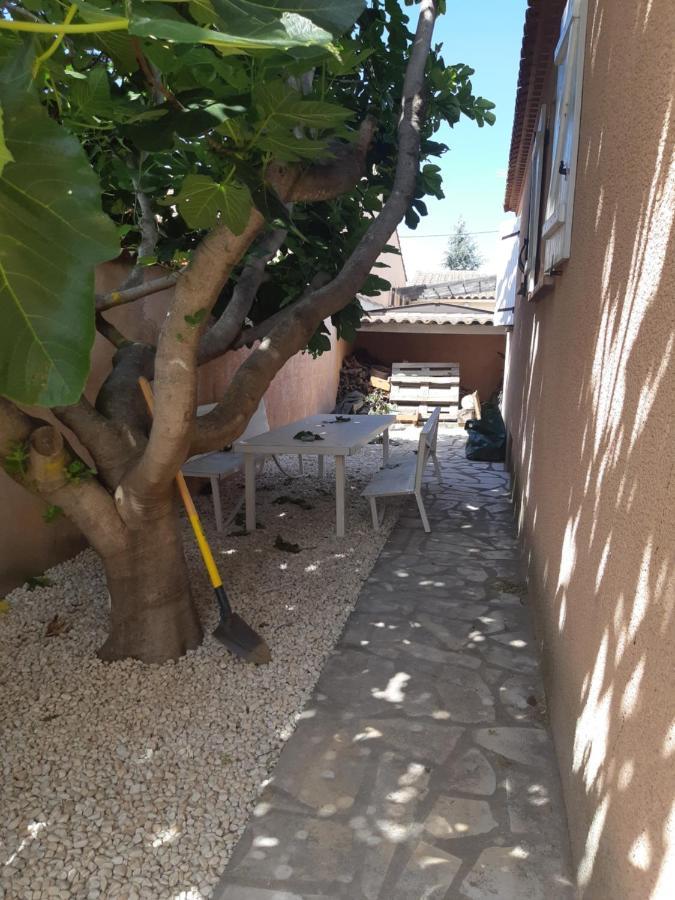 Le Clos D'Amandine Apartment Salleles-d'Aude Exterior photo
